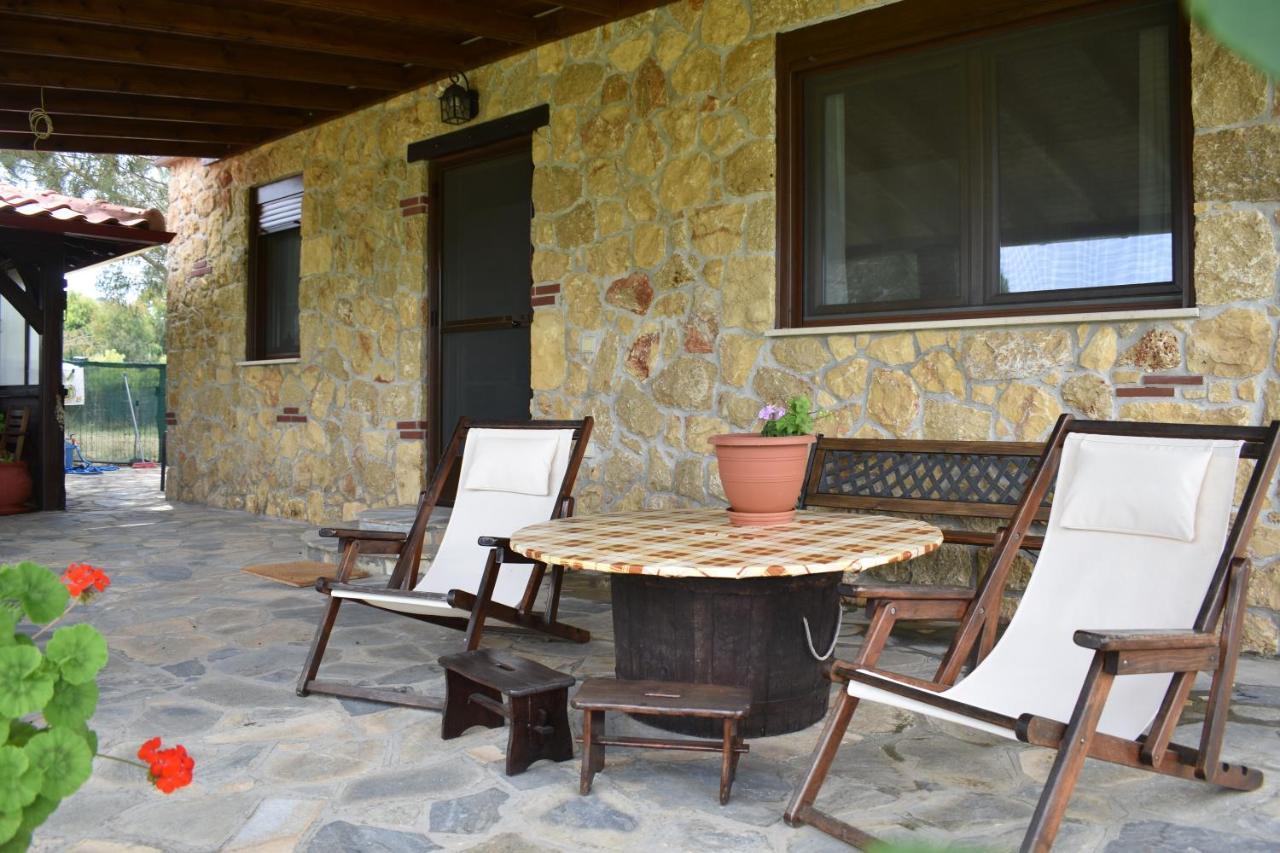 Konaki Guesthouse 奥马斯帕纳吉亚斯 外观 照片